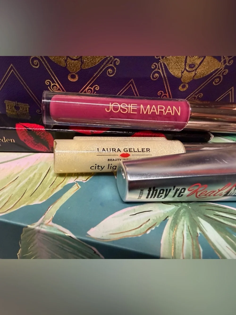 Beauty set - Disney Villains large makeup bag with 5 premium beauty items NWT